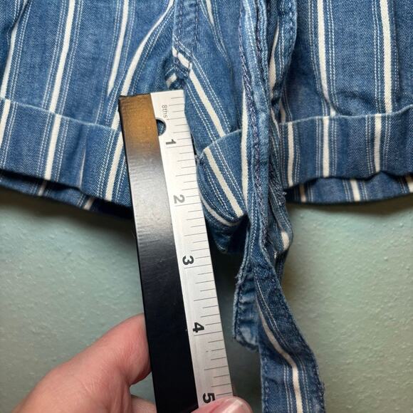 AE Striped Paperbag High Waisted Soft Shorts Tie Belt Blue White Size 6 - Picture 5 of 8